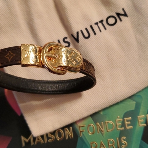 Louis Vuitton Monogram Fasten Your LV Bracelet includes Original Box & Dust Bag - Picture 9 of 10